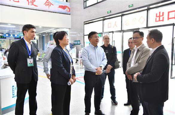 深入苗山察医改 聚焦基地育人才——自治区卫生健康委到我院调研医改及住培基地建设工作